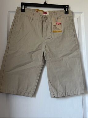 New Boy Levi's 511 Slim Flat-Front Shorts in Khaki Size 12 Regular W 26”